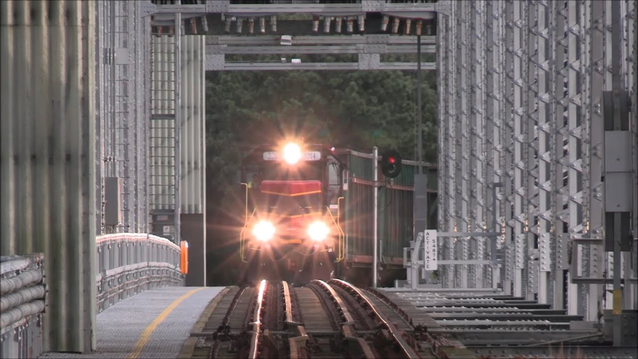 Mass Coastal Railroad freight trains combine - Buzzards Bay, MA - 9/2023