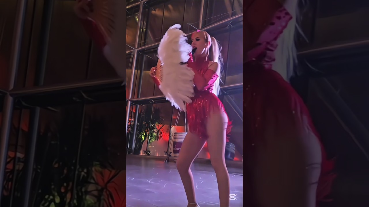 Patty Lily - Moulin Rouge dinner show