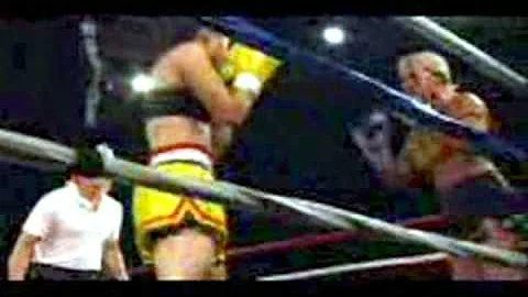LaTasha Marzolla fights muay thai