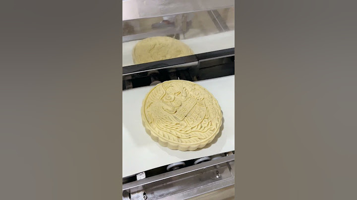 Would you like a delicious big mooncake? #shorts#Mooncake #China #Chinesefood