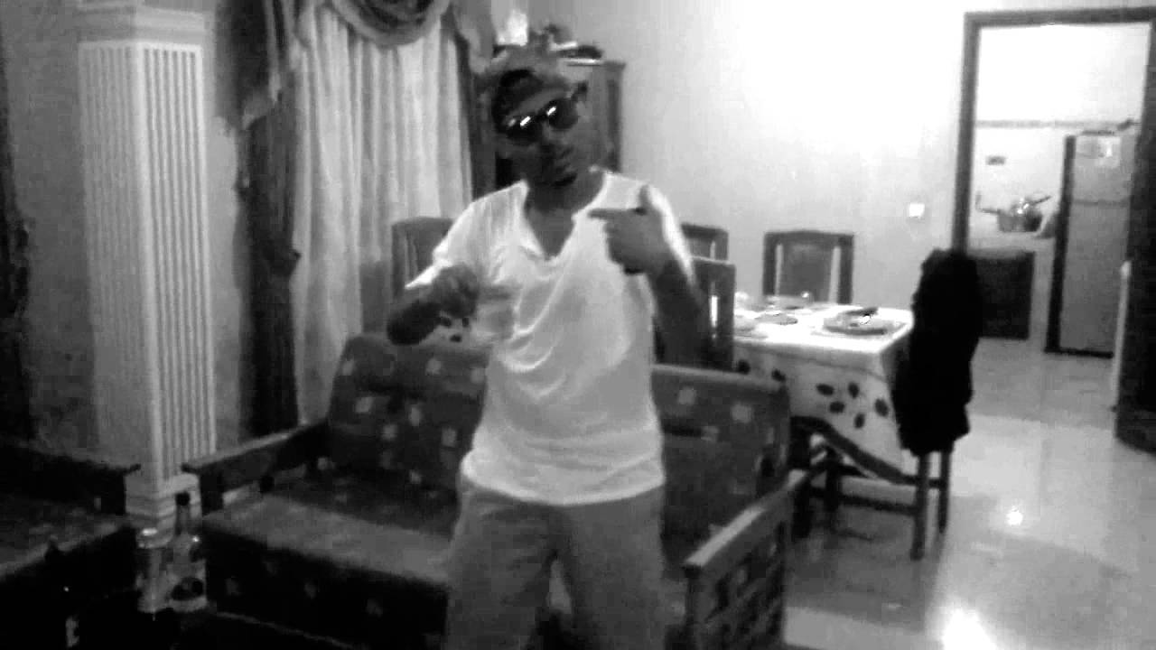 Preda Mike Mike preda she like smoke - YouTube