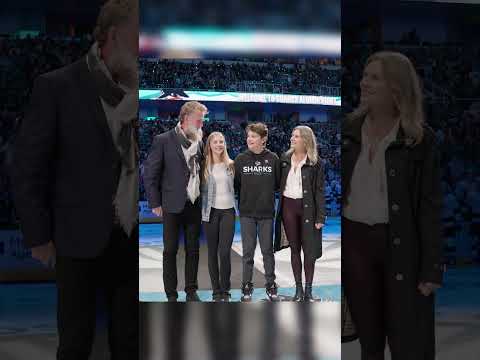 Joe Thornton drops the puck during HHOF celebration.  #hockey #nhl #sharks