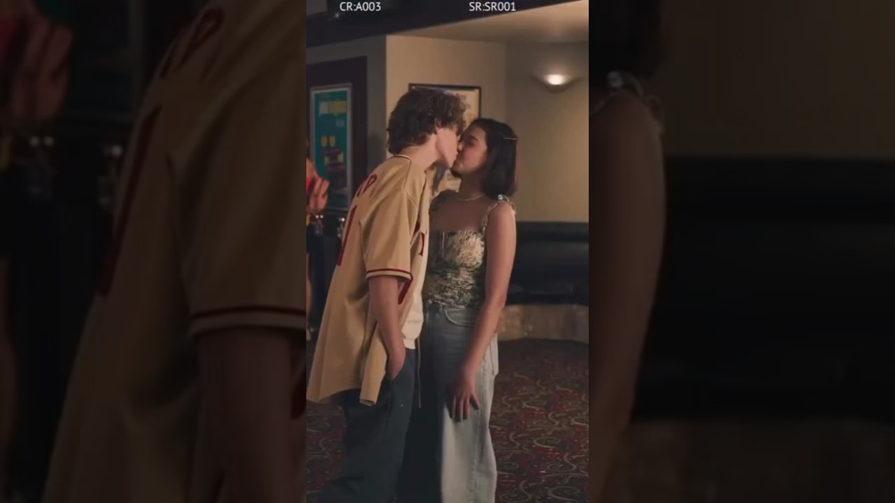 behind the kisses 😭😭#youaresonotinvitedtomybatmitzvah #sunnysandler #dylanhoffman #adamsandler