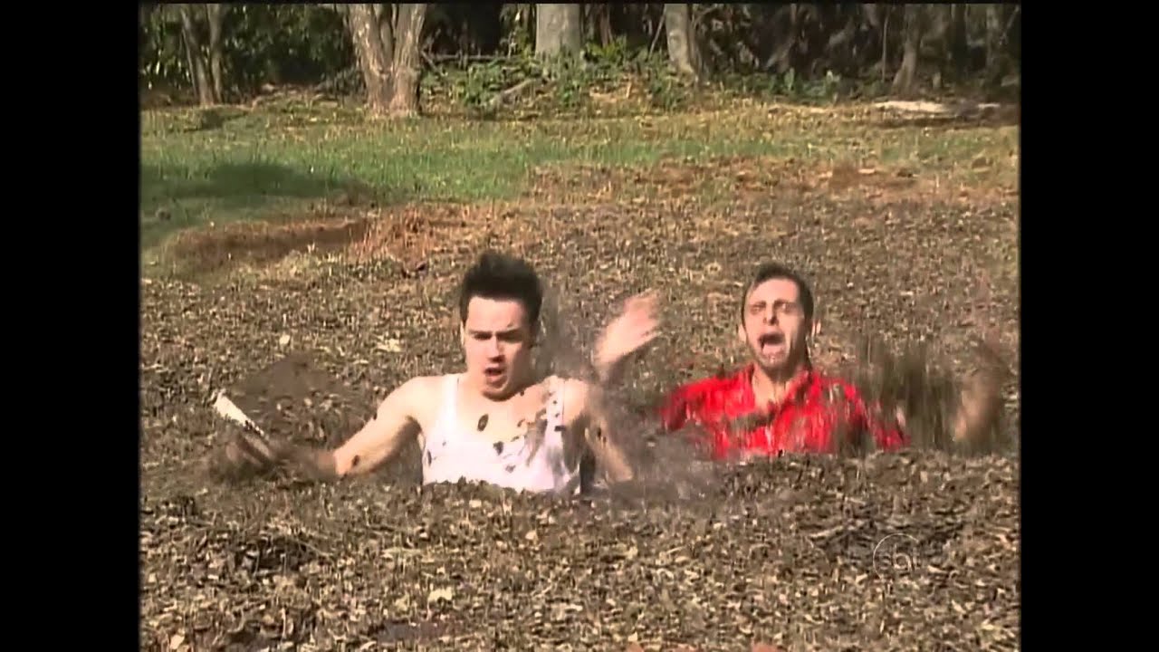 Câmera Escondida - BURACO NO PARQUE - (HD) - YouTube