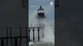 Huge waves crash into Michigan lighthouse