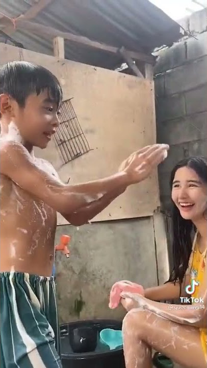 Paano maligo sa tabo tiktok trending video!😍
