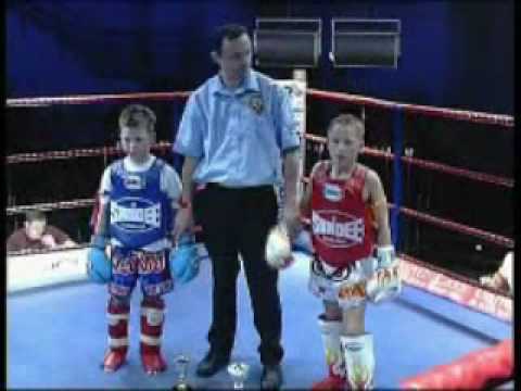 muay thai fight crawley .4oct 2009 ,ty robinson.benflee...  thai.lord hell muay thai