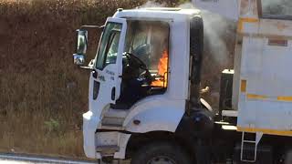 Dersi̇m Yolunda Kamyon Yakma