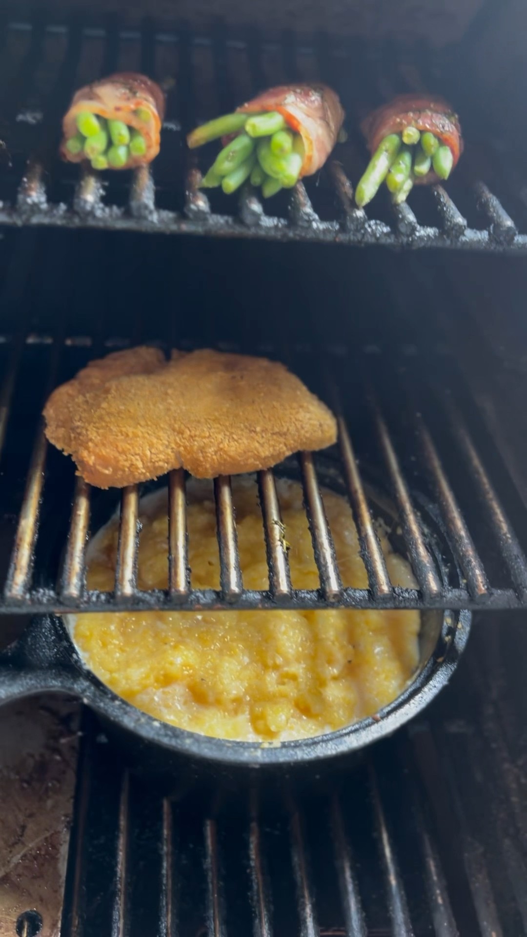 Grill Cordon Bleu vom Schwein, cremige Polenta und grüne Bohnen im ...