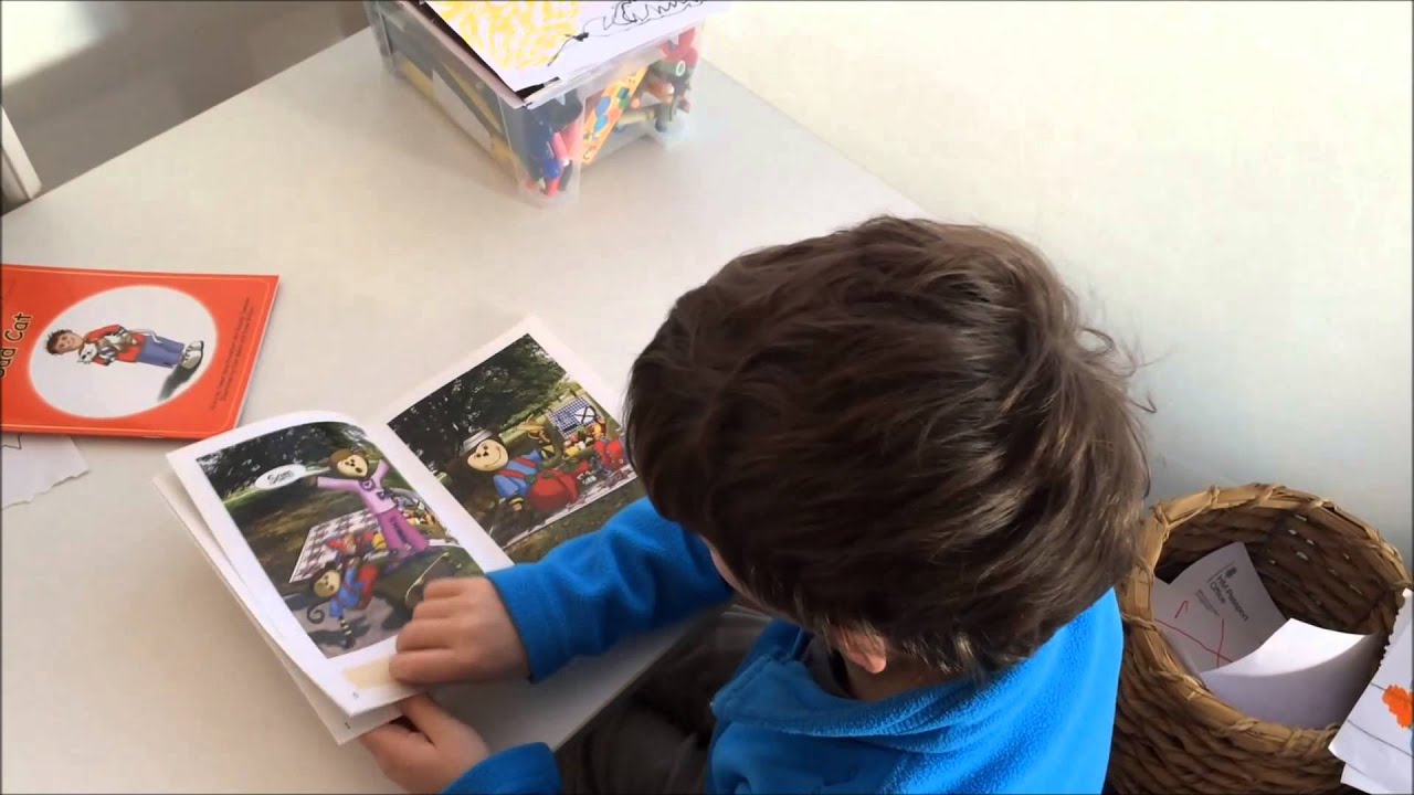 Learning to read English with Phonic Books - YouTube