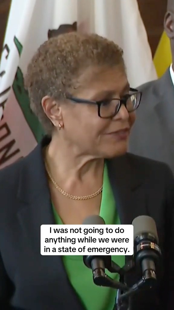 The Los Angeles mayor announced she removed the city’s fire chief #shorts