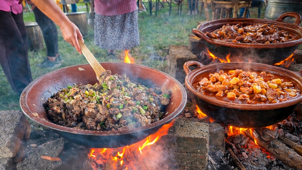 Toda la Comida es Gratis en este Pueblo de Michoacan | Carnaval de Charo