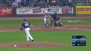 MIN@MIL: Mauer keeps Twins alive with RBI single