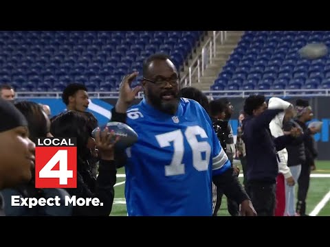 Detroit Lions Academy students receive special holiday present