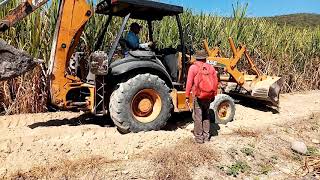 Cultivando caña de Azúcar en el estado de Morelos ( compactación de caminos)