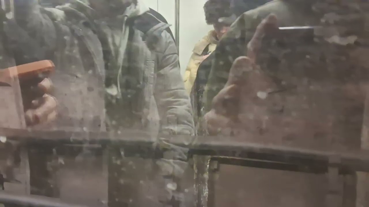 Остановка Поезда на перегоне   Новокузнецкая - Павелецкая 