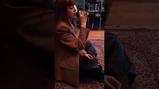 Annalisa spoilera sui social ai suoi fan una versione acustica