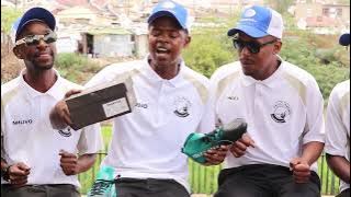 Buyela Ekhaya🥵🔥🙏🏾 | Disktjie handing over soccer boots to Gwijo_avenue | Sponsorship |