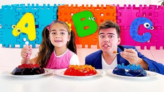 Divertido alfabeto inglés ABC, colores y creatividad de Stacy Mia y Artem