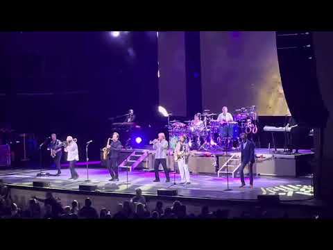 Chicago singing Does