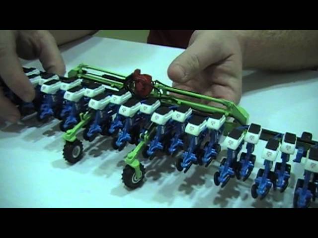 1/32 Monosem Twin Row Planter and Orthman Tool Bar - YouTube