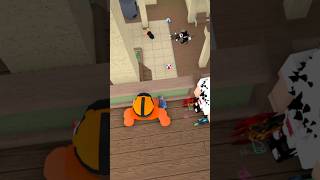 HOW DID HE NOT SEE ME #roblox #mm2 #funny