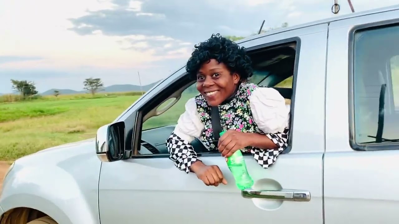 Munhu ngaangofamba neshoka kana ane pamuromo