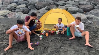 Seru Banget Camping di Pantai Sambil Makan Pop Mie Hangat!!!