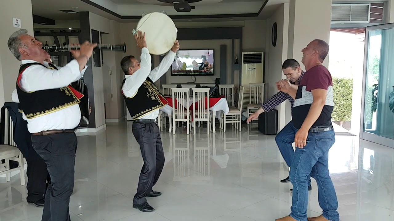 Traditat Tona ne Taverna Kristal Kemishtaj