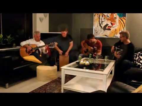 Hotel California sofa version, Captains Crew