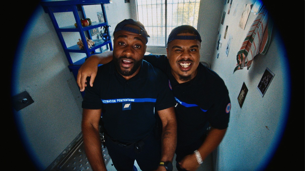 Naza (ft. Gradur) - Surveillant! (Clip Officiel)