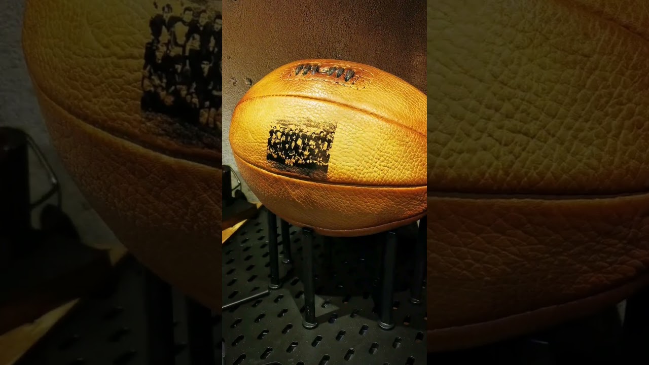 TRES RARE LE BRENUS Ballon RUGBY CUIR- Couteau d' Artisan à tes Initiales