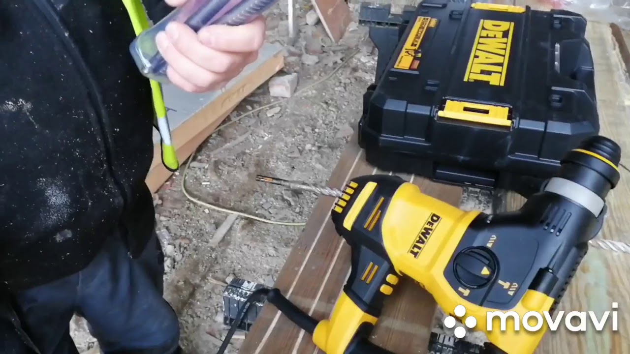 Prezentare rotopercutor DeWalt cu cablu.