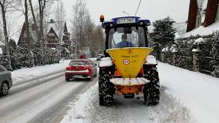 LOVOL 504 Odśnieża ZAKOPANE ZIMA 2020. Lovol M504 z pługiem w akcji Zima