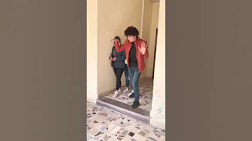 الو الو الو صعب اديك الامان 