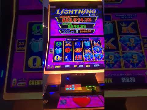 Winning moment at Windcreek Wetumpka! Lightening Link Hearthrob! #gambling #casino #slots #windcreek