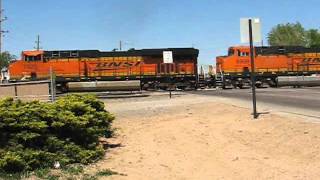 WB BNSF Stack Trains Arriving @ Clovis NM.wmv