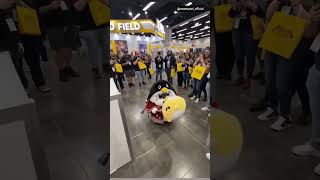 GUGU GAGA PRANKS SANTA CLAUS! 😂🤣🎄Description:Santa Claus was just standing there with his spear gugu