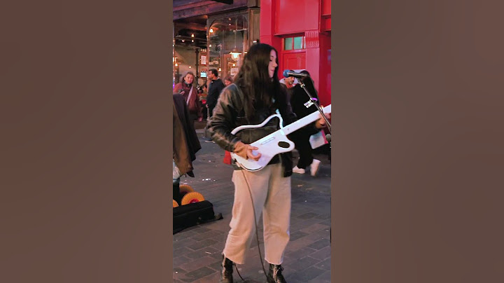 A classic is always a classic... #imagine #johnlennon #viralsinging #streetperformer #leire