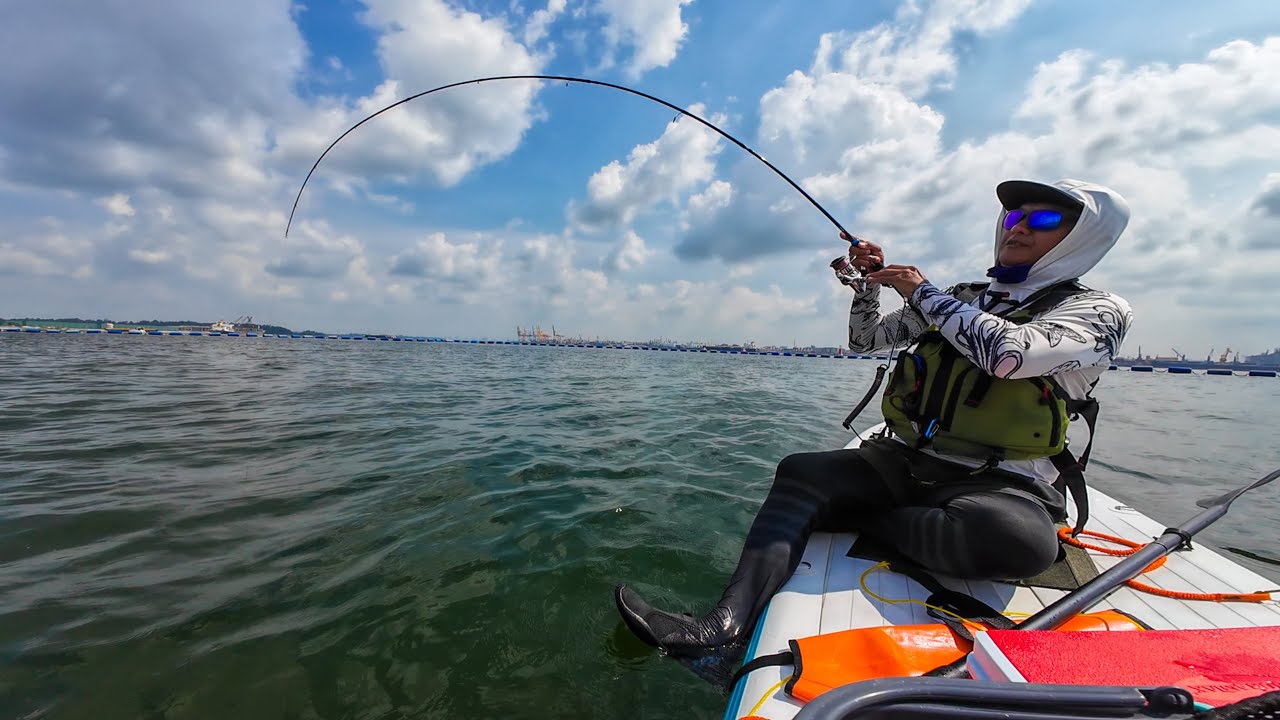 EP 15 Paddleboard Fishing at Punggol – Heng Got Something Today!