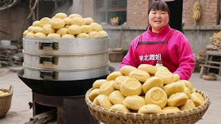 Download Lagu 【陕北霞姐】猪没食了，老公用旧塑料管自制一个玉米脱粒器，霞姐蒸一锅玉米面馍馍香甜喧软可美了！ MP3