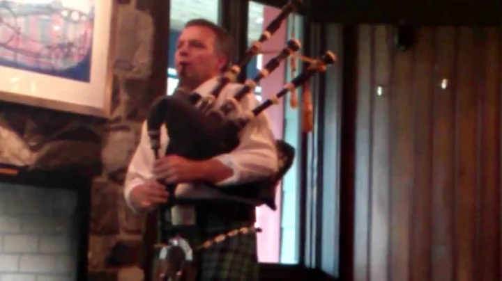 Stuart Liddell - fastest piping fingers in the wor...