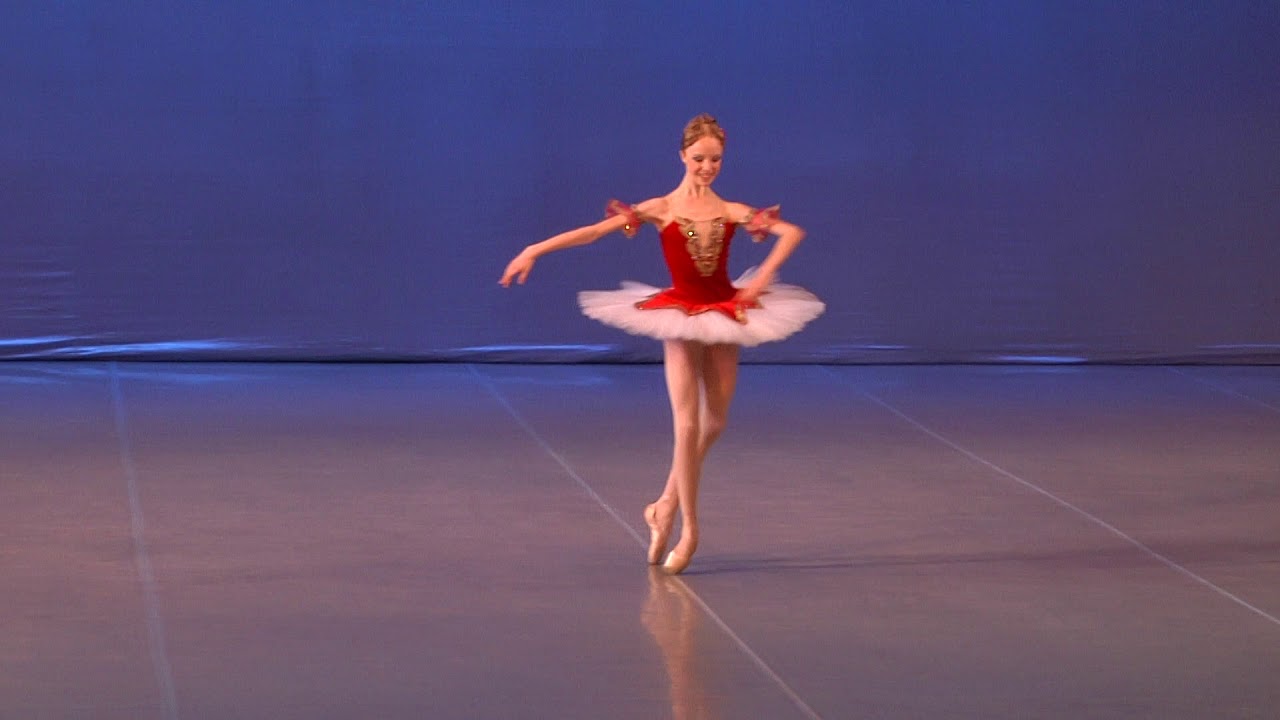 вариация на музыку Штрауса исполняет Емельянова Анастасия 13 лет ...