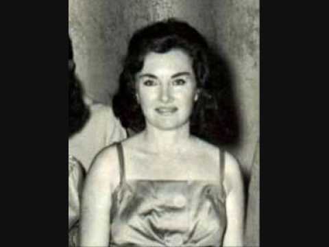 ANNA STELLA SCHIC plays VILLA LOBOS Valsa da Dor i...