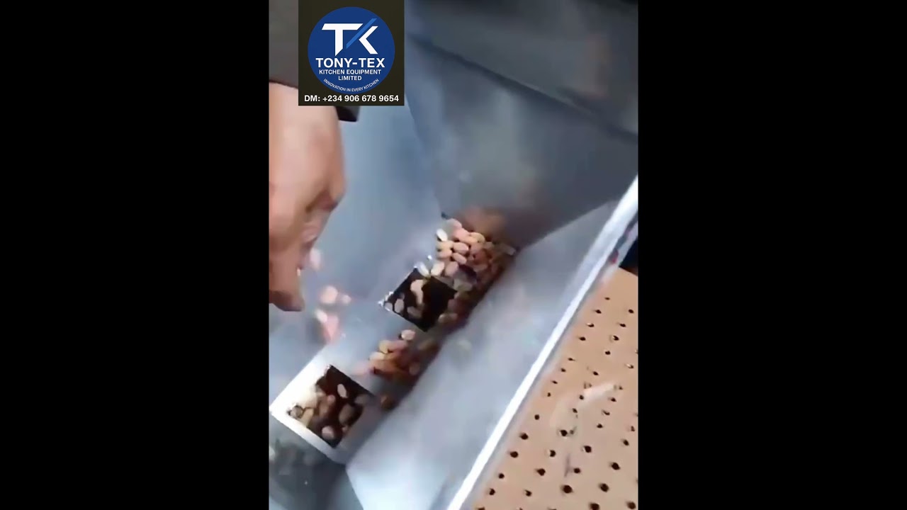 Groundnut Peeling Machine
