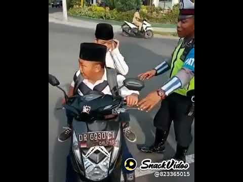 cah cilik nangis ditilang pak polisi