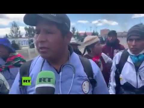 Falso médico se hace entrevistar por la cadena rusa de noticias RT en El Alto Bolivia