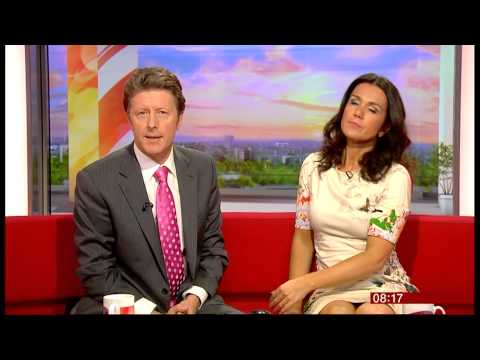 SUSANNA REID (22 Oct. 2013) BREAKFAST  BBC ONE(slow mo)