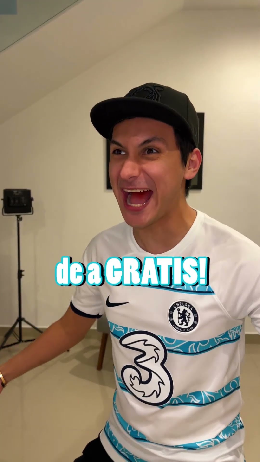 CALIFICANDO LOS CHISTES DE MIS AMIGOS! ?