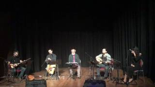 Açma Zülüfleri̇n Ellere Karşi